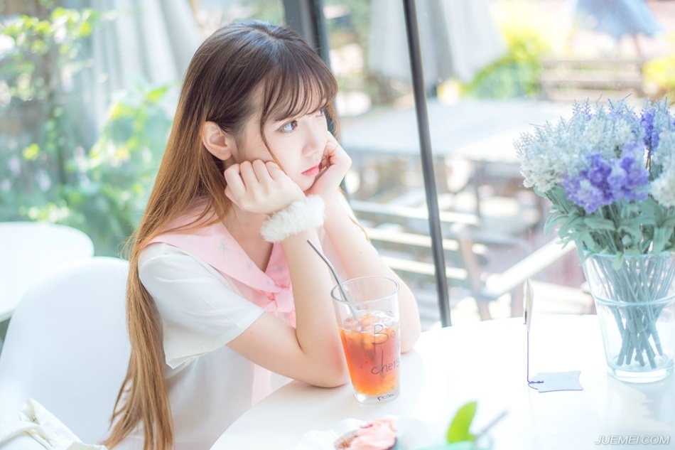 任何不能打倒你的，将会使你更加坚强。